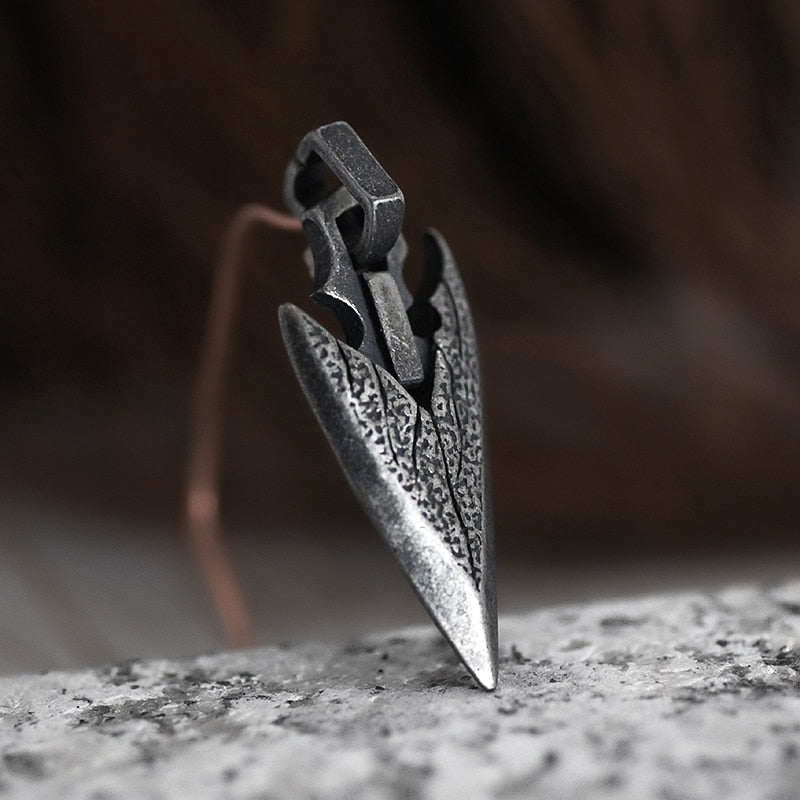 Men's Fashion Jewelry Retro Color Arrow Head Pendant