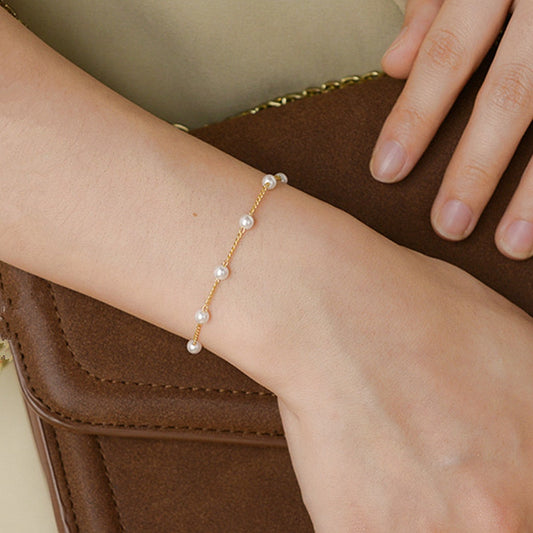 Elegant Pearl Bracelets for Women